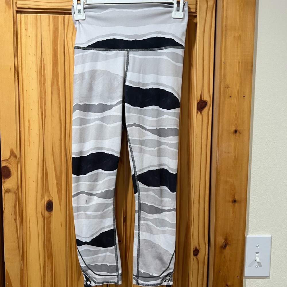 Black and White Camo Lululemon Leggings